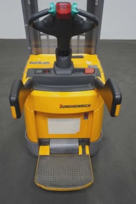 永恒力高举升卡车驾驶室