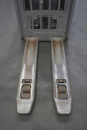 永恒力高举升卡车驾驶室