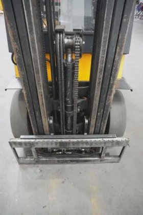 永恒力四轮前叉车