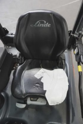 林德四轮前叉车