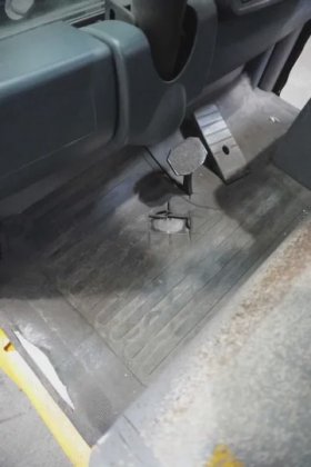 永恒力三轮前叉车