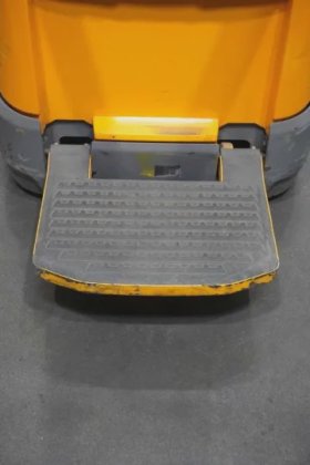 永恒力高举升卡车驾驶室