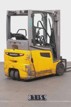 永恒力三轮前叉车