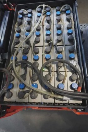 丰田三轮前装载机