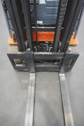 丰田三轮前装载机