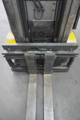 永恒力四轮前叉车