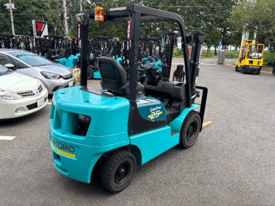 ディーゼル　2023年式　2.5トン