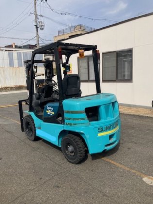 ガソリン　2021年式　2.5トン