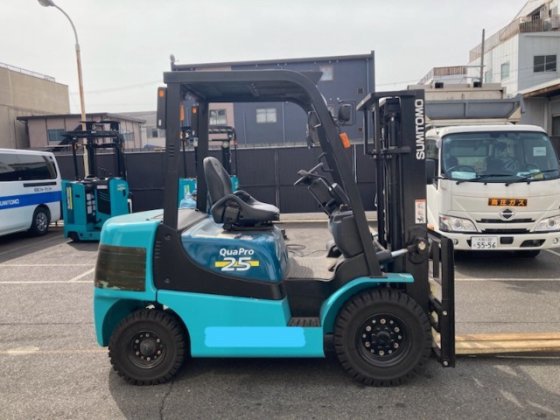 ガソリン　2021年式　2.5トン