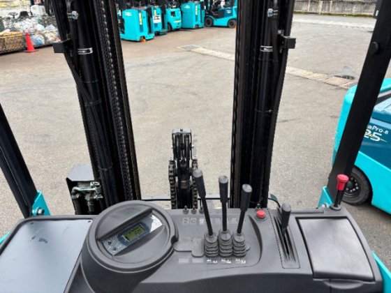 バッテリー（リーチ）　2024年式　1.5トン