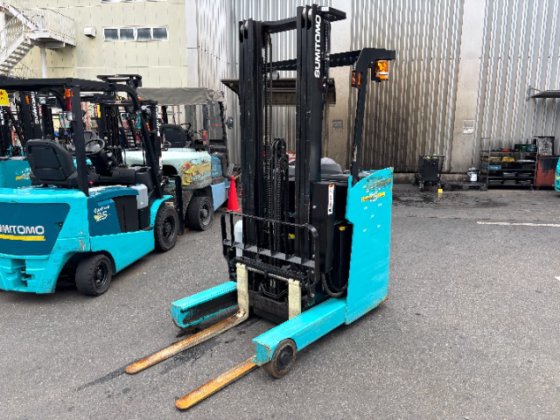 バッテリー（リーチ）　2022年式　1.5トン