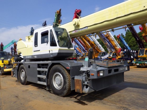 KATO ラフテレーンクレーン　KR25H-V7