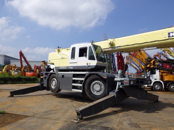 KATO ラフテレーンクレーン　KR25H-V7