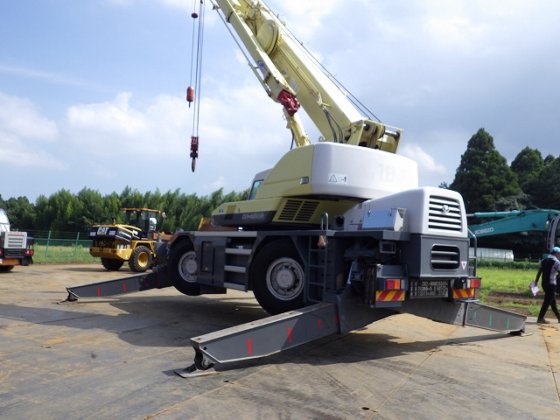 KATO ラフテレーンクレーン　KR25H-V7