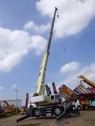 KATO ラフテレーンクレーン　KR25H-V7