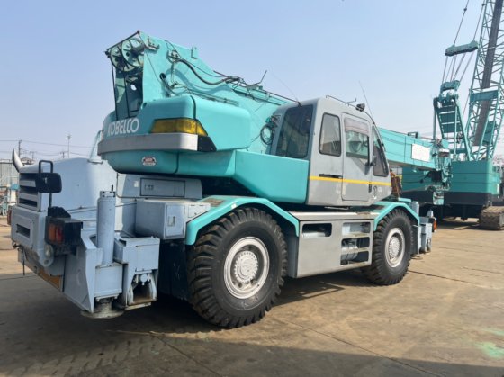 1996 KOBELCO RK250-3 越野起重机