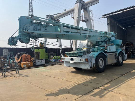 1996 KOBELCO RK250-3 越野起重机