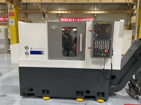 斜床 CNC ローター HTC30H 各種小型部品の高精度加工