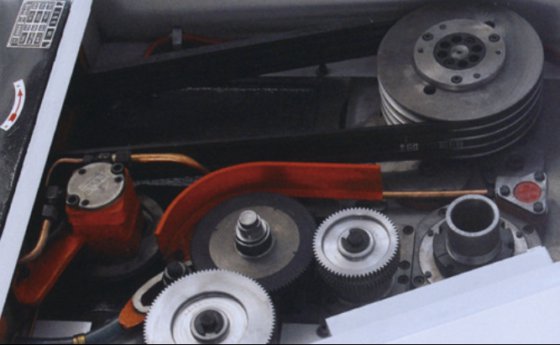 CW6193Bの金属の頑丈な慣習的な旋盤機械普遍的なマニュアル