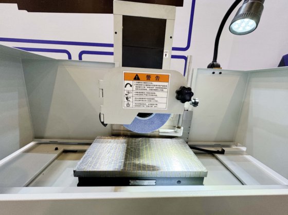 高精度表面研磨機 HDM-10040 プログラム制御 サドル 移動型