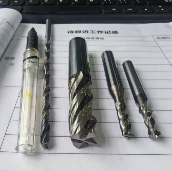 高精度5軸工具研削盤 MG100 5軸万能工具研削盤