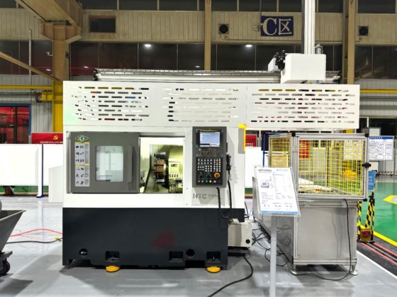 自動生産ライン 高効率 自動ローディングおよびアンローディング CNC旋盤