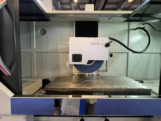 横軸のCNC表面研磨機 HDM-6025自動PLC表面研磨機 研磨機