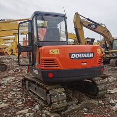 小型挖掘机 Doosan DH55