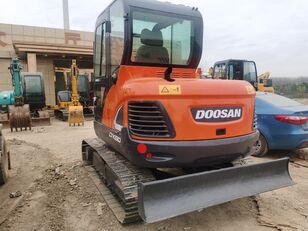 小型挖掘机 Doosan DX60