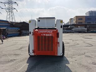 滑移式装载机 Bobcat S160