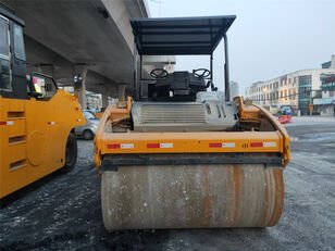 压路机 BOMAG BW203