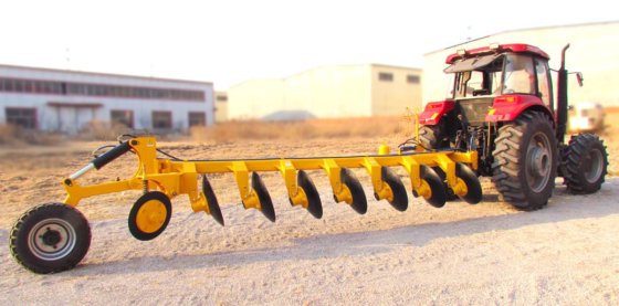 半悬挂重型圆盘犁