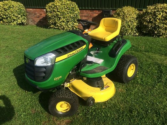 JOHN DEERE D105 AUTO MOWER