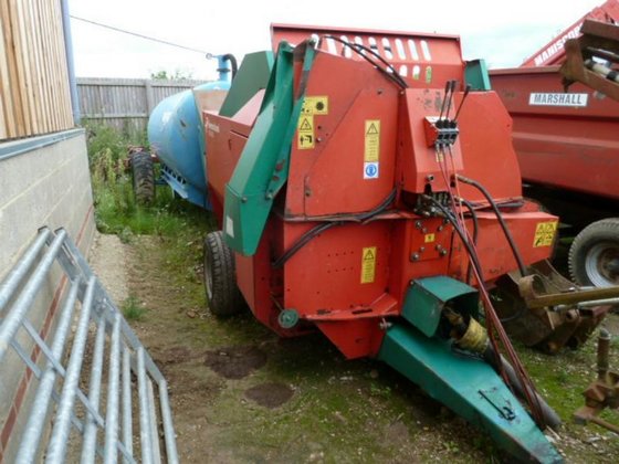 2002 KVERNELAND 832 STRAW CHOPPER