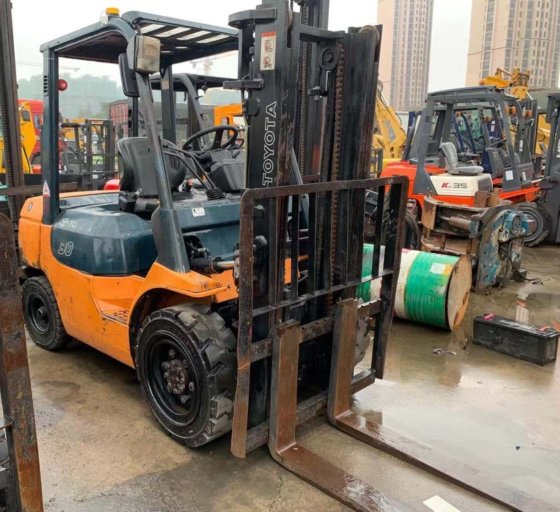 Toyota 3ton Small Forklift Toyota Fd25 fd30 fd35 fd50 fd60 fd70 
