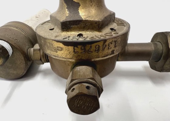 VICTOR MODEL HSR2370A SINGLE STAGE REGULATOR FOR ARGON, ARGON/CO2 MIX ...