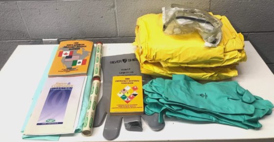 HAZORB EMERGENCY SPILL KIT LAB SAFETY SUPPLY INCLUDES MULTIPLE SPILL ...