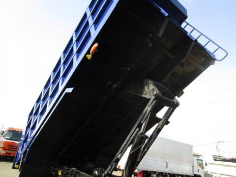 2005 三菱　スパーグレト　ダンプ