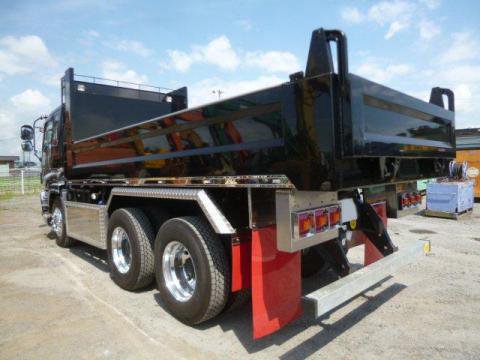 イスズ　ギガ　ダンプ