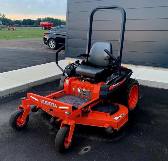 Kubota Z125SKH in ChathamKent, Ontario, Canada