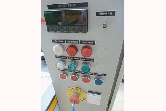 确定孔隙渗透率的测试系统