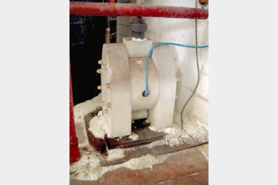 2x 化学品储存罐(双层壁)