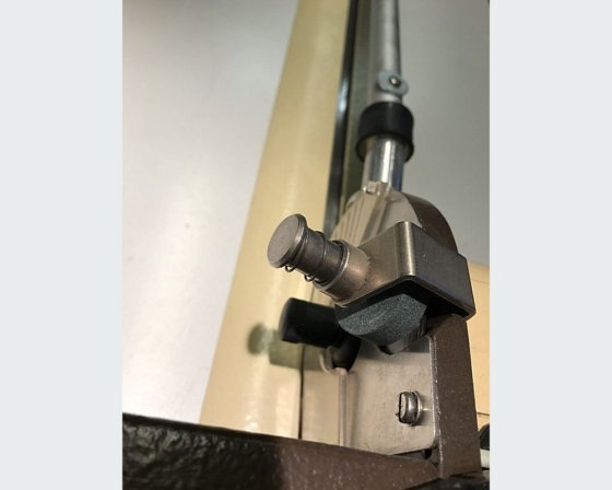 电子线性切布机