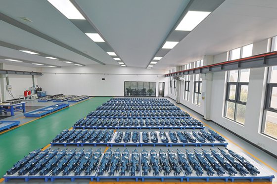 Woserld M21B/D液压凿岩机