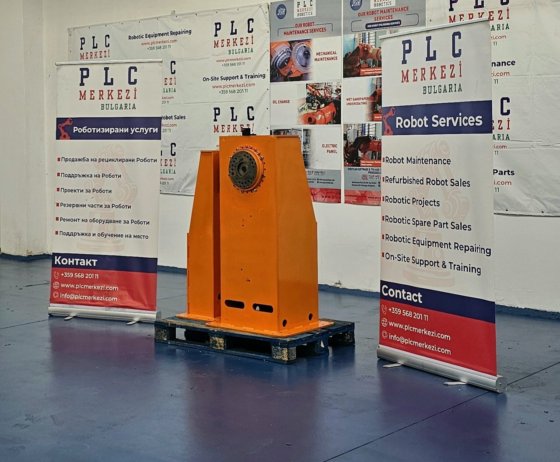 包含第 7 轴外部轴/定位器电机 + 驱动器