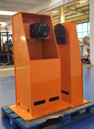 包含第 7 轴外部轴/定位器电机 + 驱动器