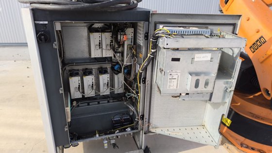 2007 KUKA KRC2 KR200