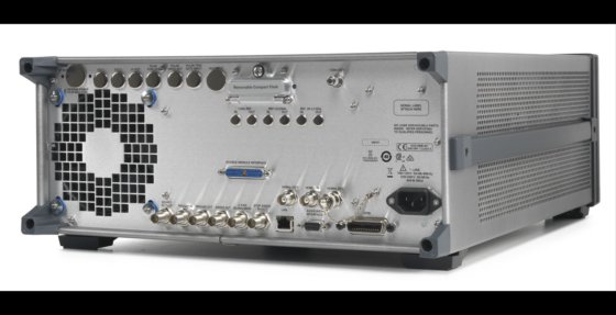 Keysight Technologies E8257D