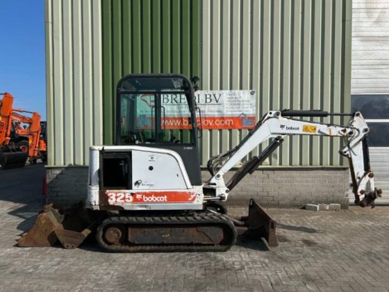 2000 Bobcat 325