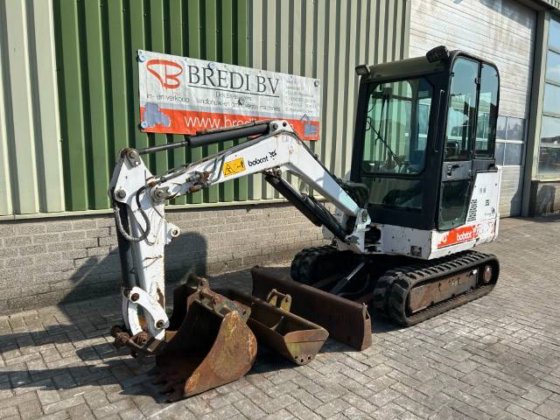 2000 Bobcat 325